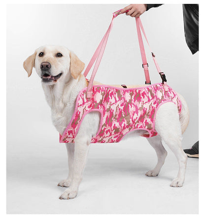 Hunde-Hebegeschirr in Rosa Camouflage an einem Hund